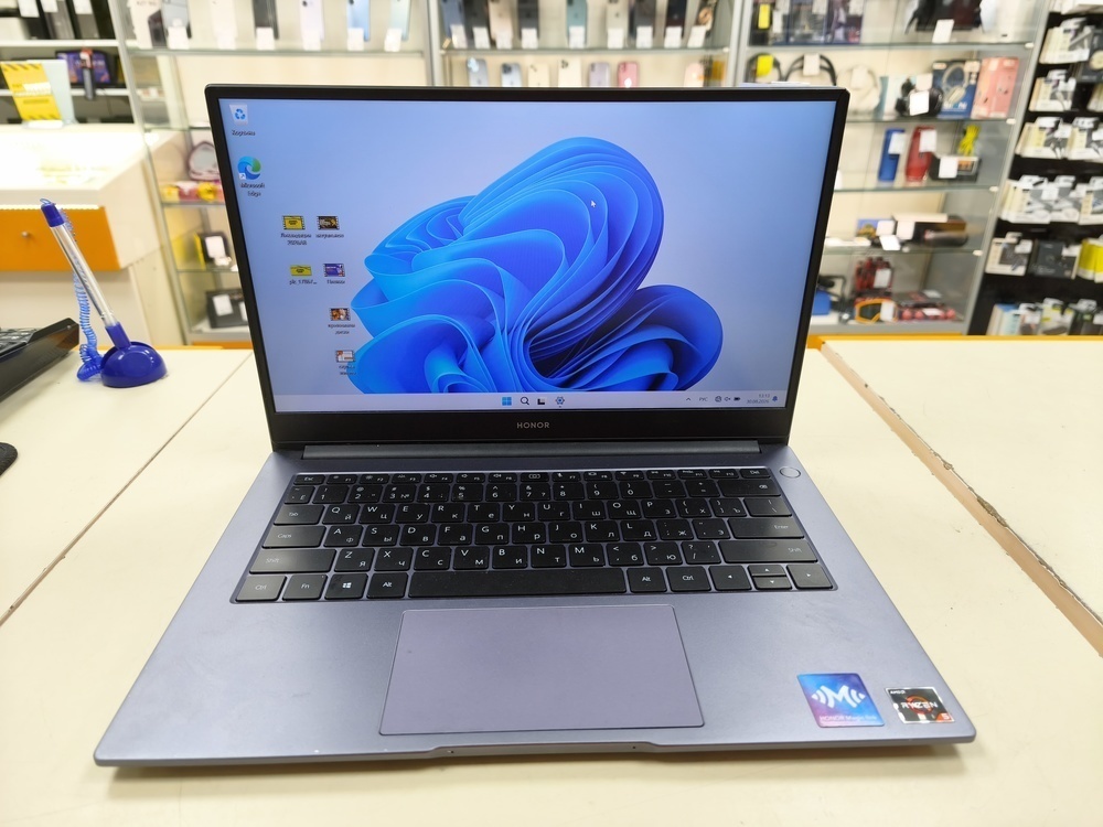 Ноутбук Honor; Ryzen 5 3500U, Radeon Vega 8, 8 Гб, 500 Гб, Нет