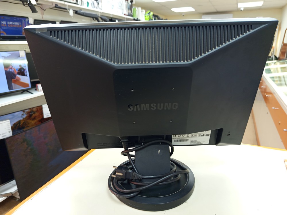 Монитор Samsung 923NW