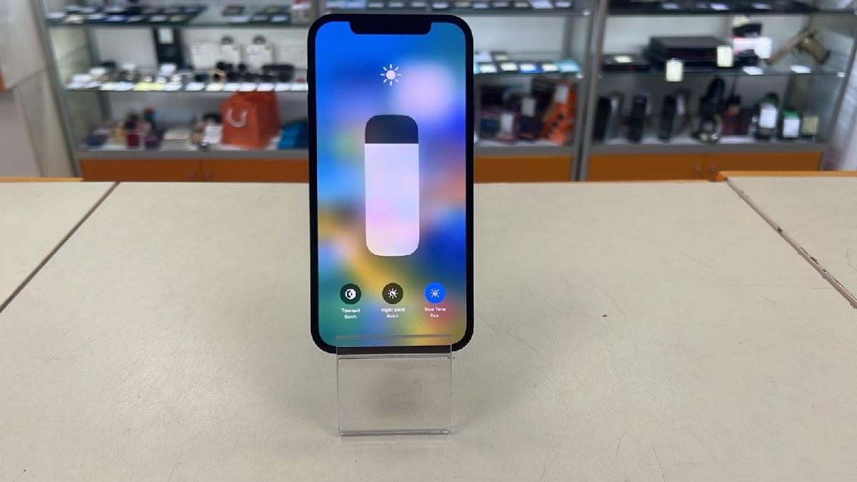 Смартфон Apple iPhone 12 64Gb