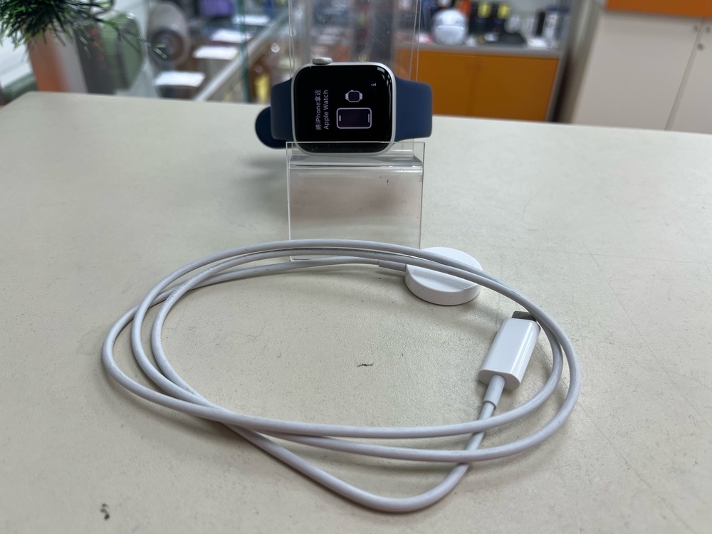 Смарт-часы Apple Watch SE 2022 40mm