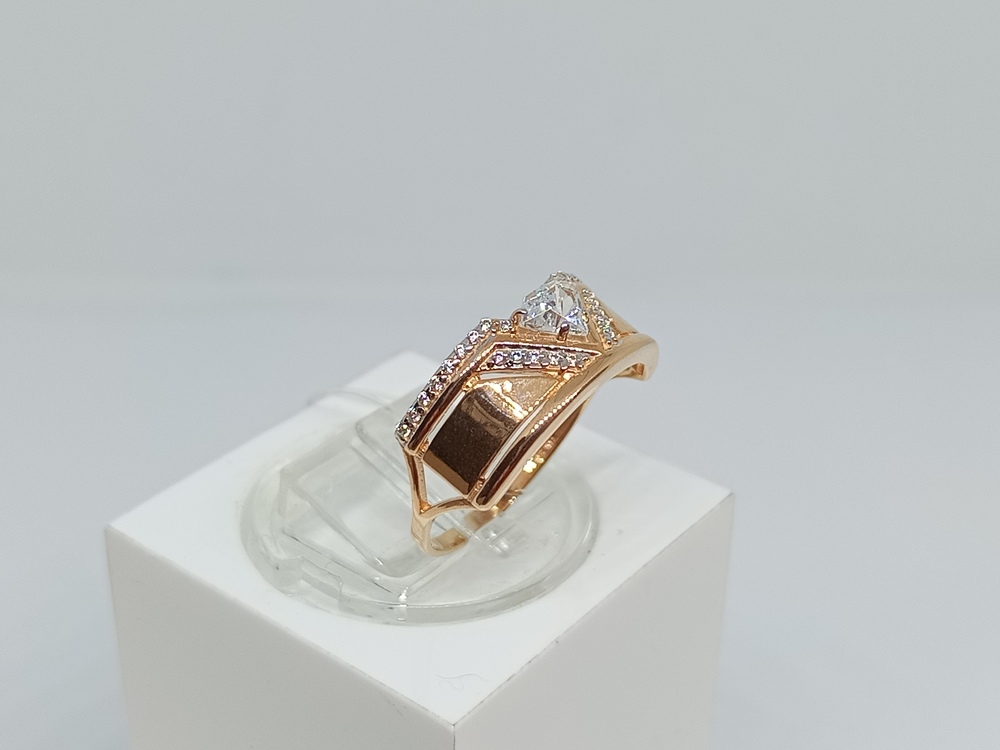 КОЛЬЦО С КАМНЯМИ (Au 585)