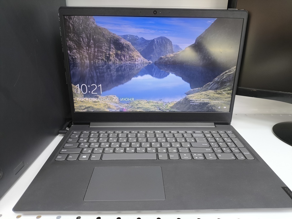 Ноутбук Lenovo; Celeron N4120, Intel UHD Graphics 600, 4 Гб, 1 Tb, Нет