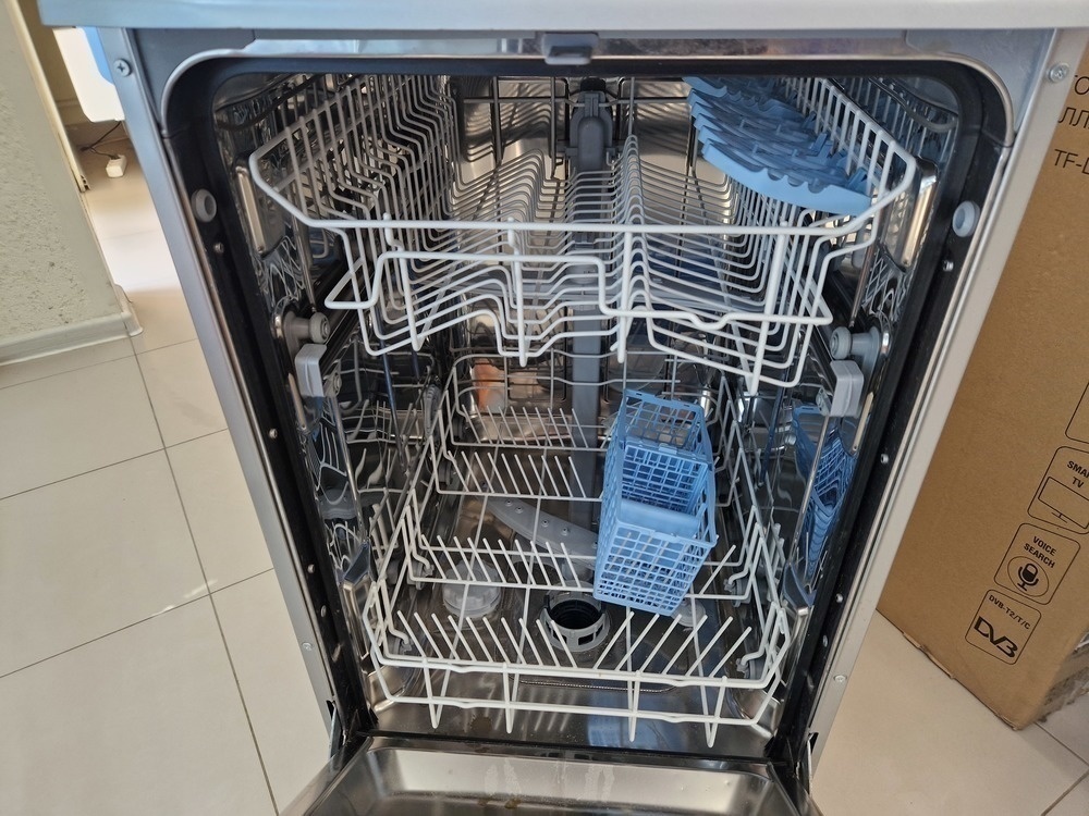 Посудомоечная машина Indesit Indesit DSFC 3M19