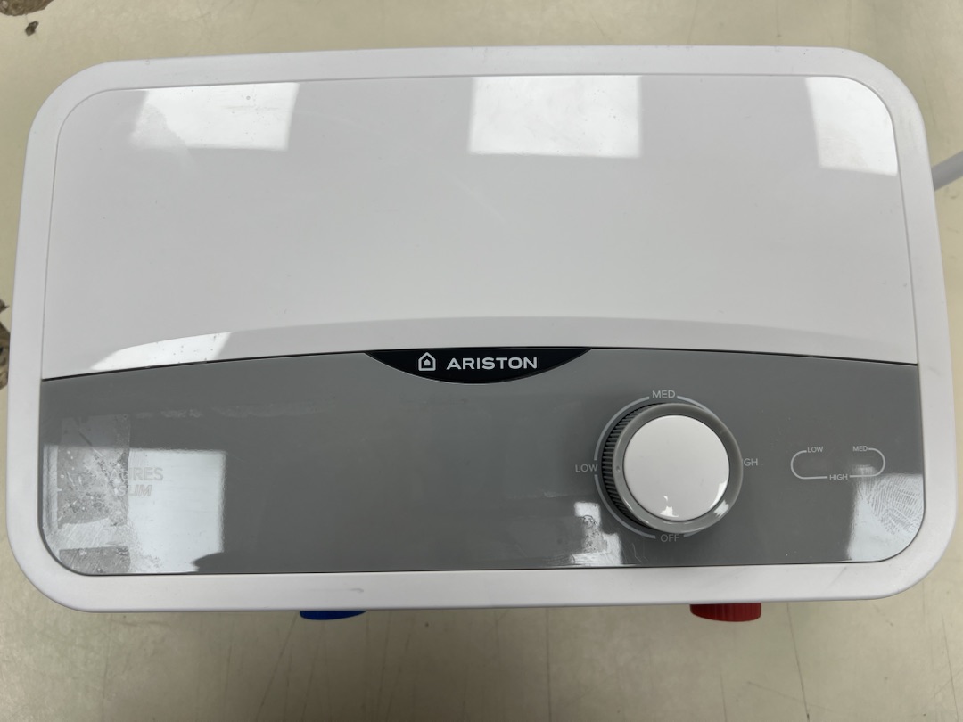 Водонагреватель Ariston Aures Slim