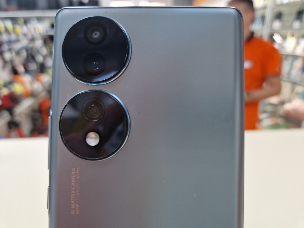 Смартфон Honor 70 8/128