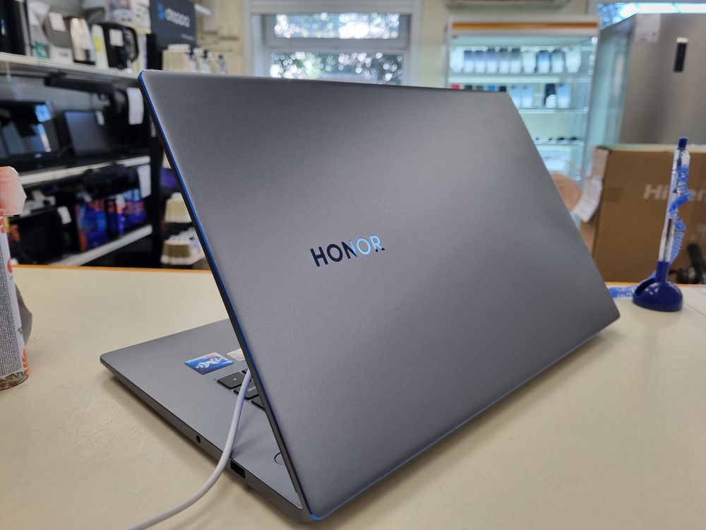 Ноутбук Honor; Ryzen 5-5500U, HD Graphics, 8 Гб, 500 Гб, Нет