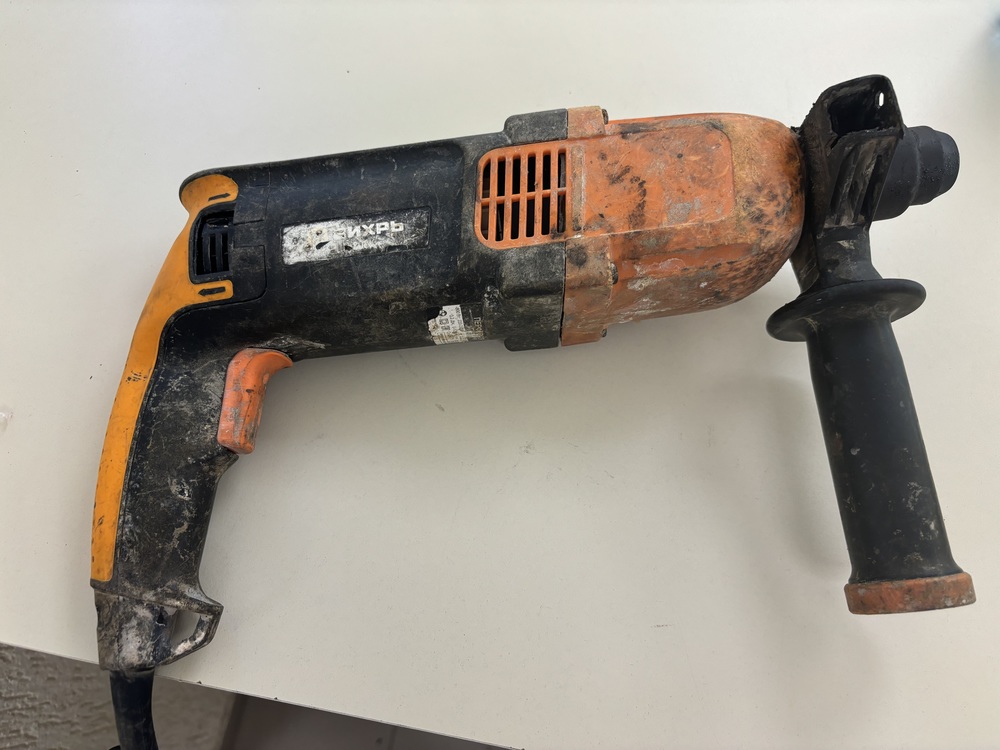 Перфоратор Вихрь П-800К