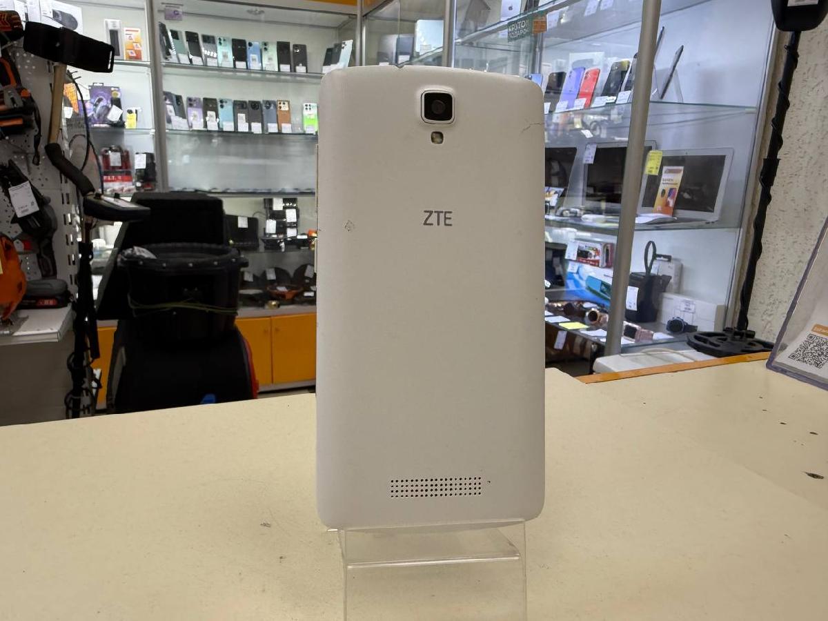 Смартфон ZTE T520