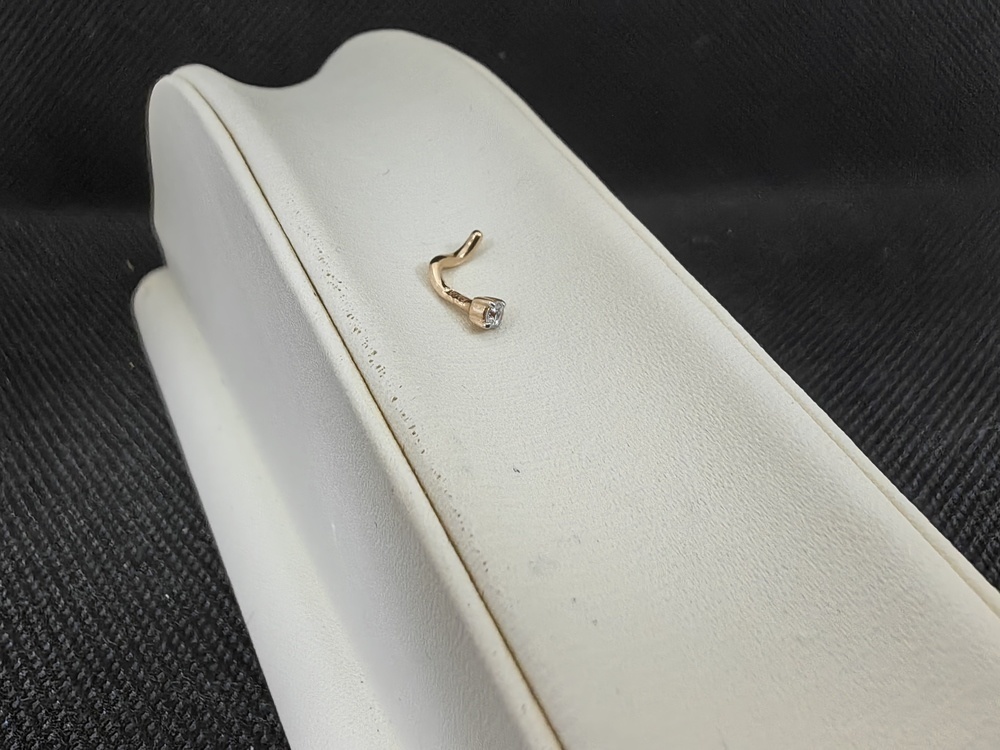 ПИРСИНГ С КАМНЕМ (Au 585)