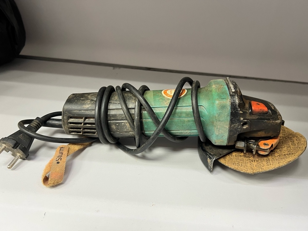 Угловая шлифмашина Sturm! AG9012T