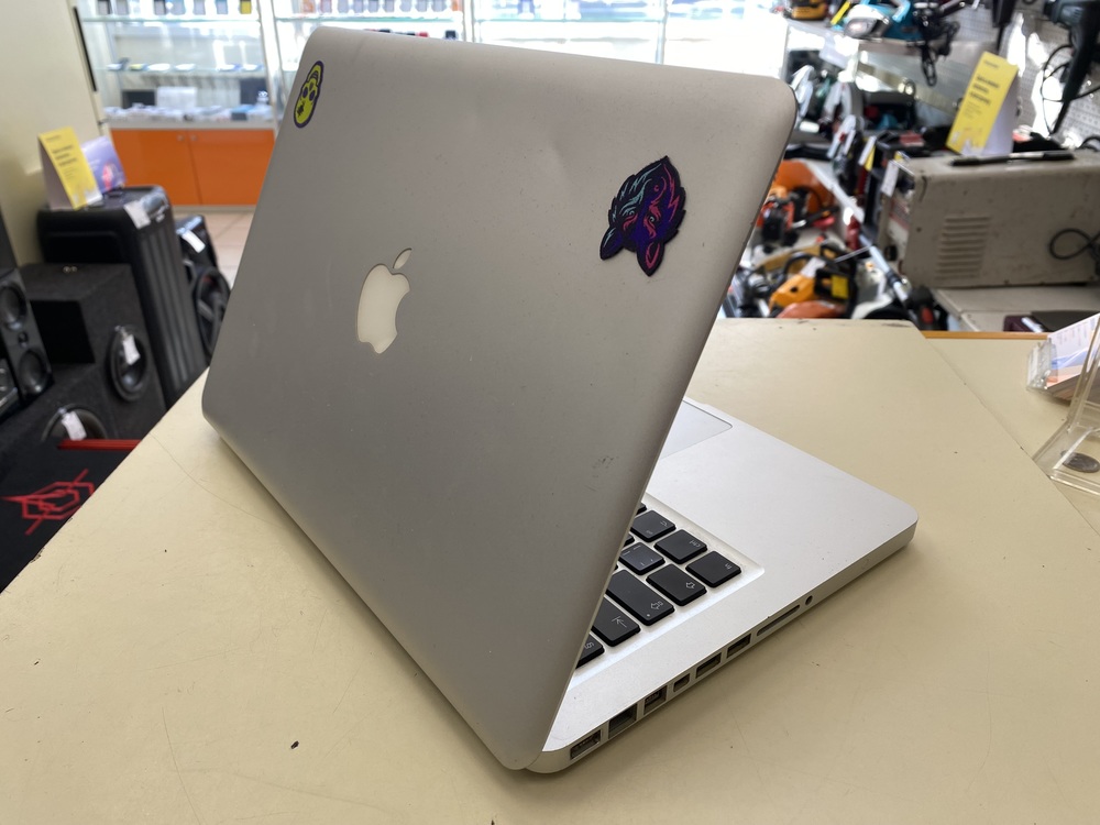 Ноутбук Apple Macbook Pro 13 late (2009)