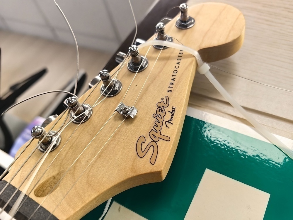 Электрогитара Squier stratocaster