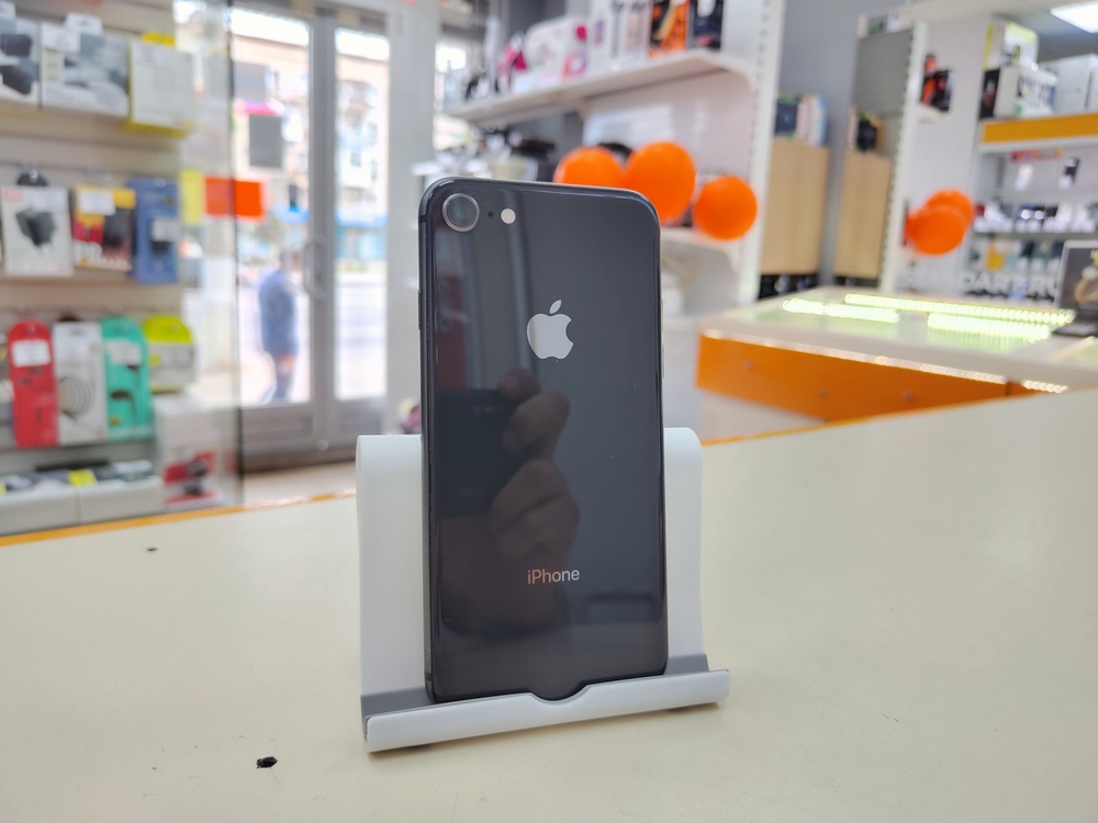 Смартфон Apple iPhone 8 64Gb