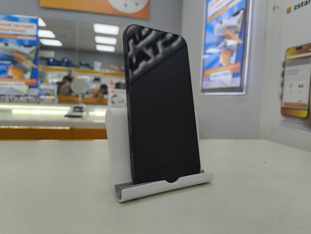 Смартфон Apple iPhone 13 128Gb
