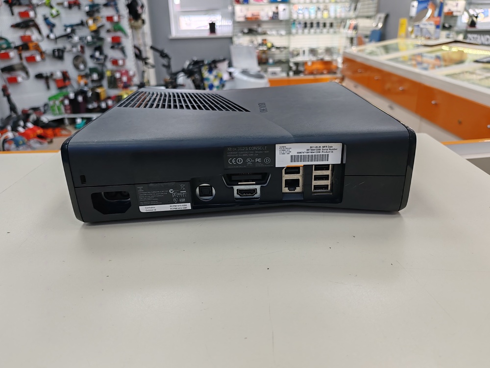 Игровая приставка Xbox 360 S