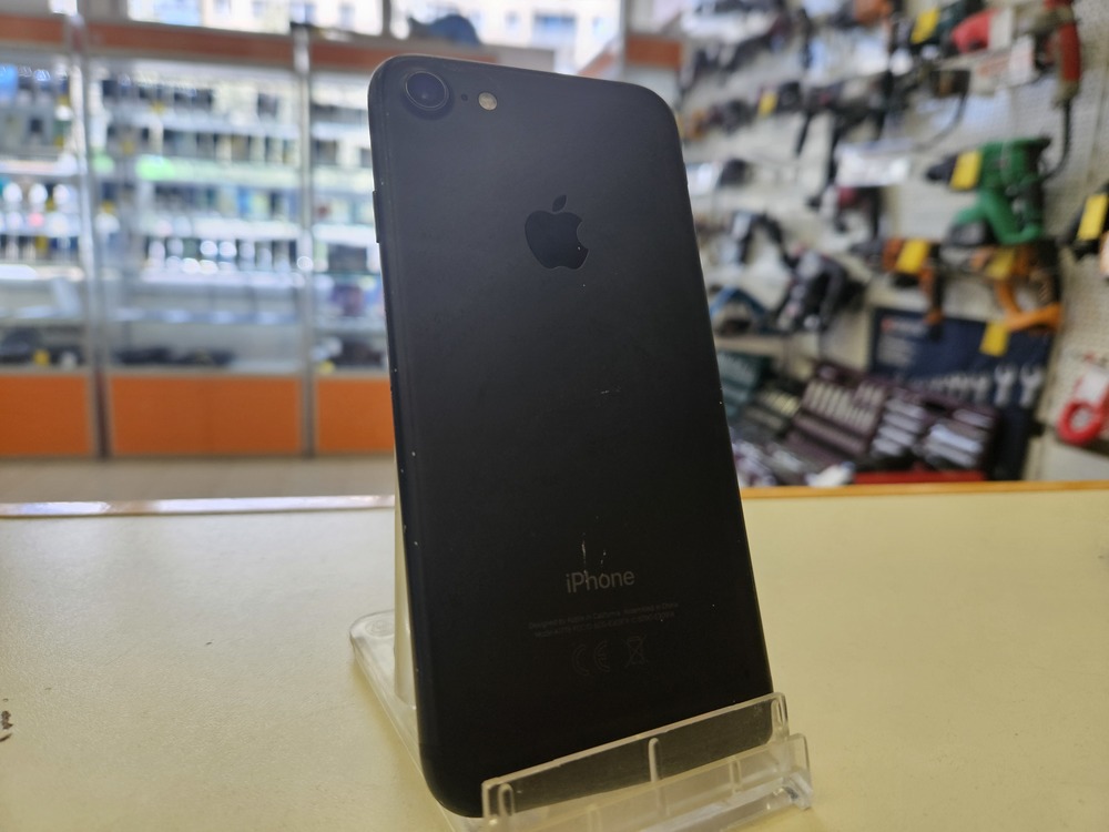 Смартфон Apple iPhone 7 32Gb