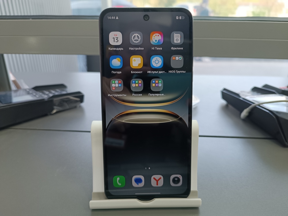 Смартфон Tecno Spark Go 2 3/64Gb
