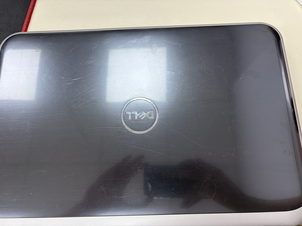 Ноутбук DELL; Core i7-3612QM, Radeon HD 7670M, 8 Гб, 1 Tb, Нет
