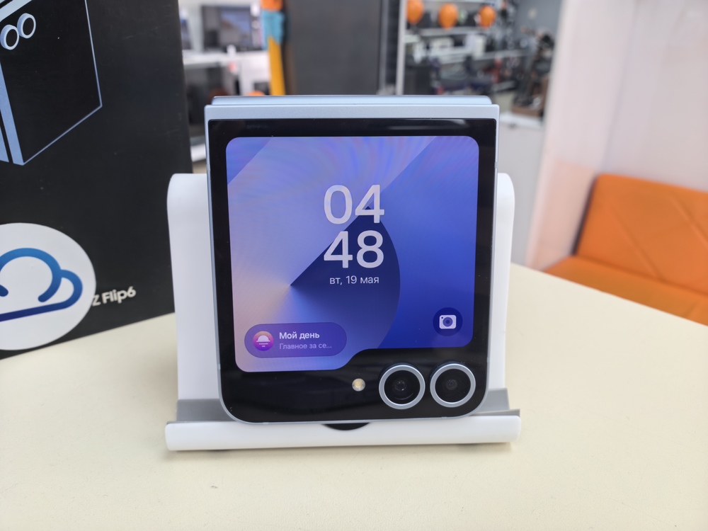 Смартфон Samsung Galaxy Z Flip 6 12/256