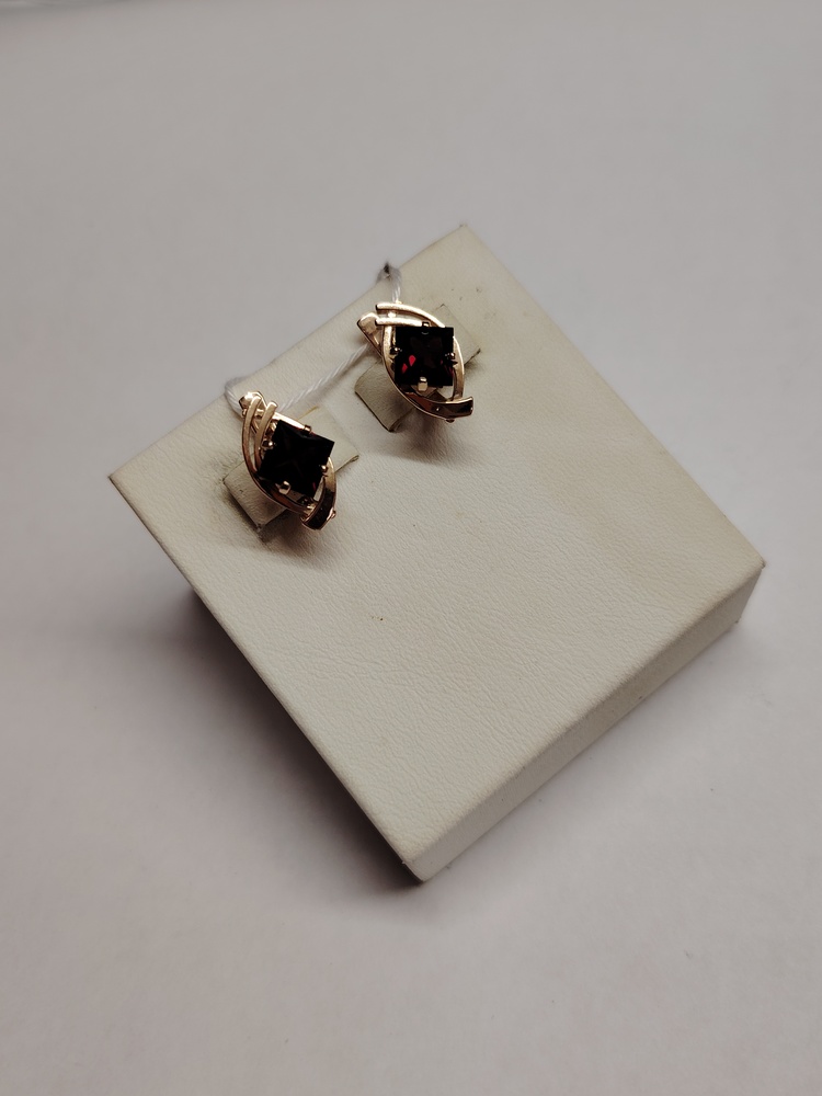 СКМ585 СЕРЬГИ С КАМНЕМ (Au 585)