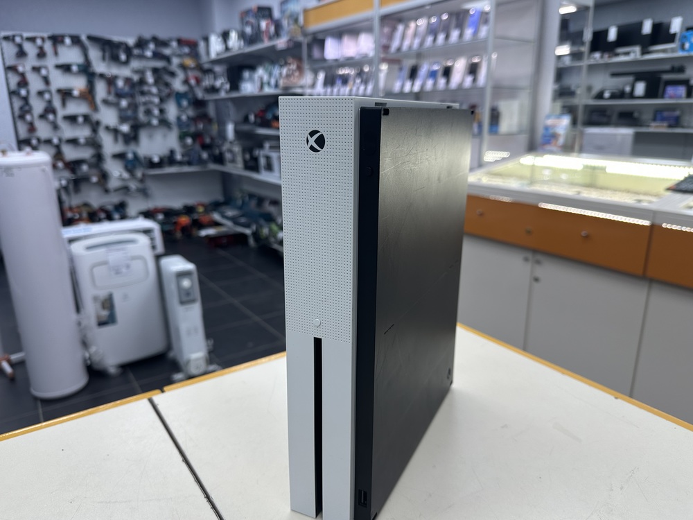 Игровая приставка Xbox One S 1TB