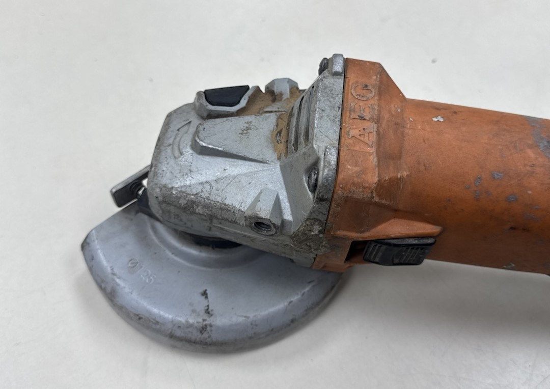 Угловая шлифмашина AEG WS 13-125XE