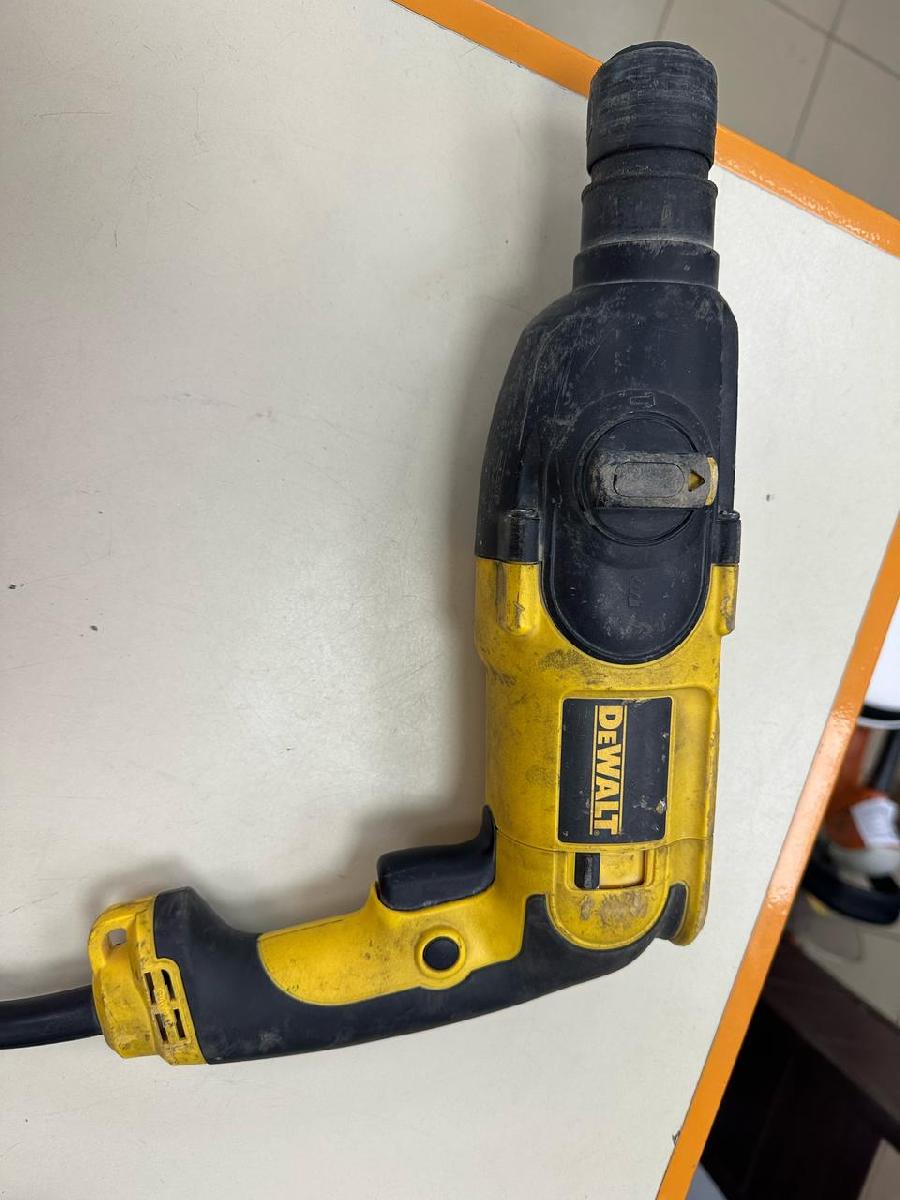 Перфоратор Dewalt D25013K