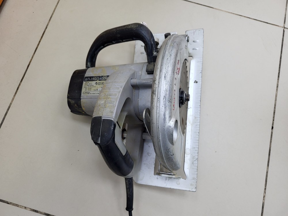 Дисковая пила Интерскол ДП-190/1600М