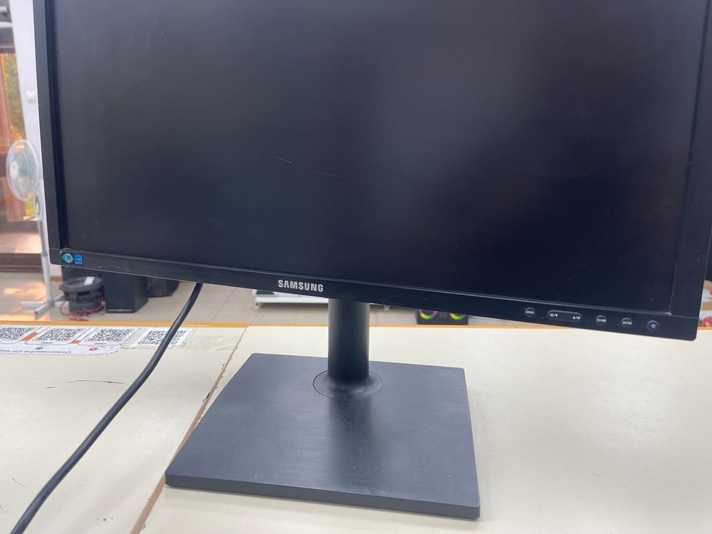 Монитор Samsung S24C350BL