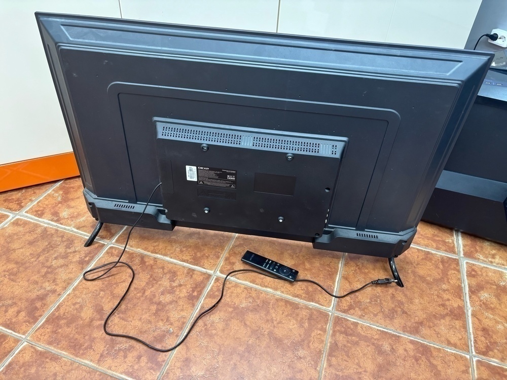 LED Телевизор Dexp 43FCS1