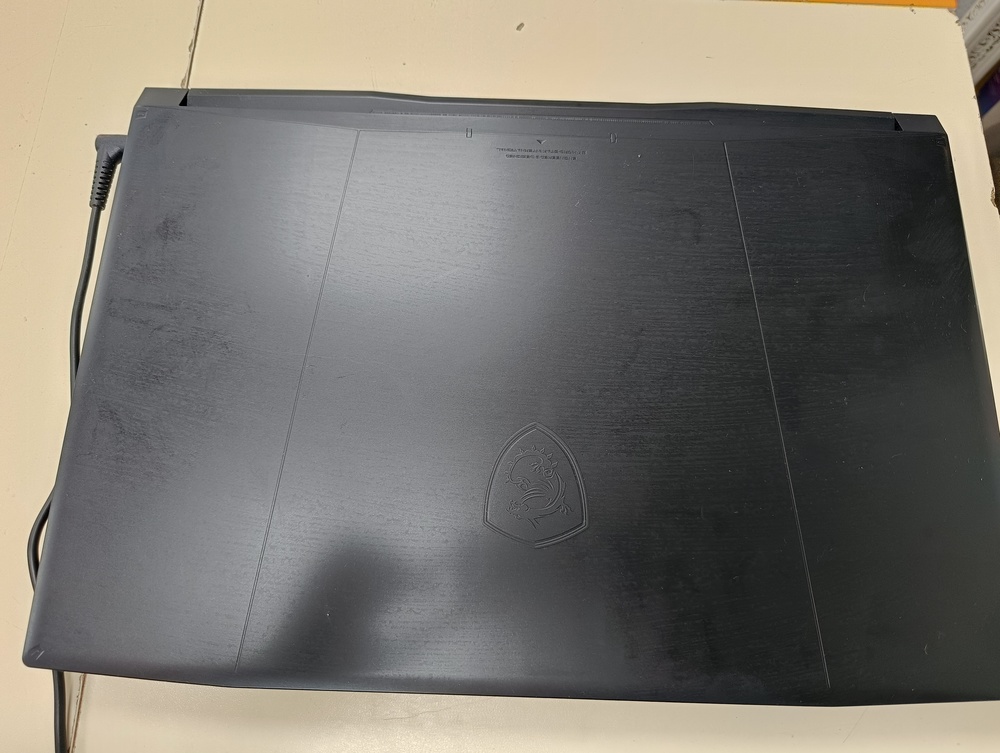 Ноутбук MSI Katana 17 b12u; Core I5-12450H, GeForce RTX 2050, 8 Гб, 256 Гб, Нет