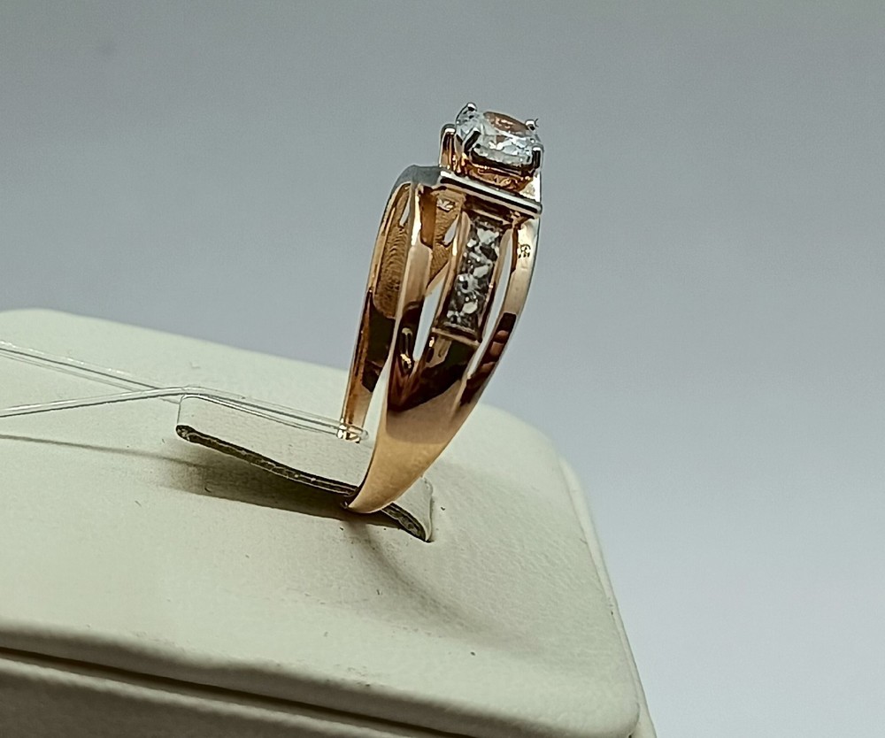 018591 КОЛЬЦО С КАМНЯМИ (Au 585)