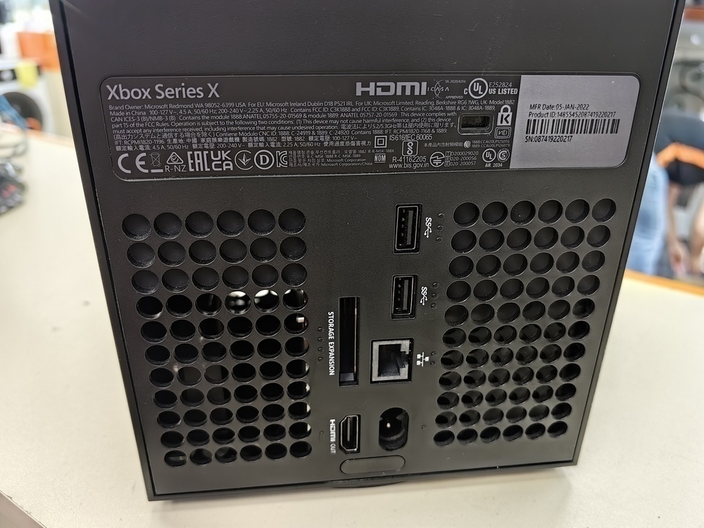 Игровая приставка Xbox Series X 1Tb