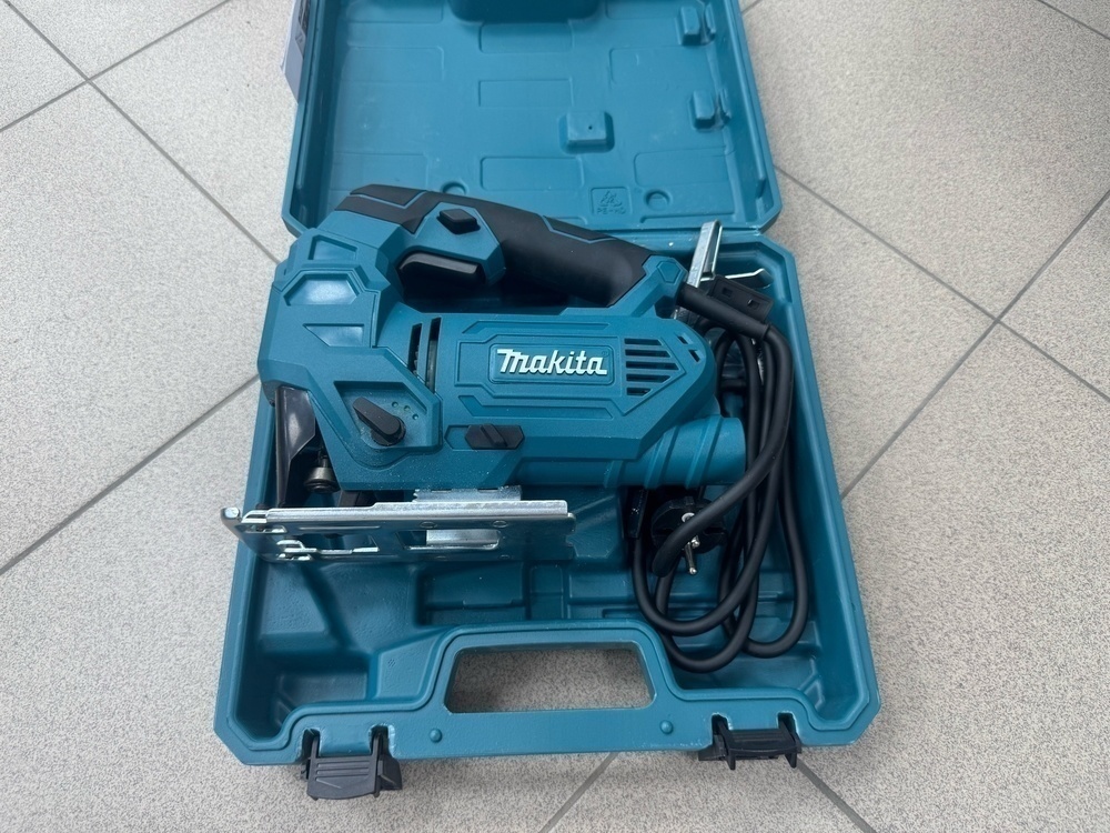 Лобзик Makita 7002;