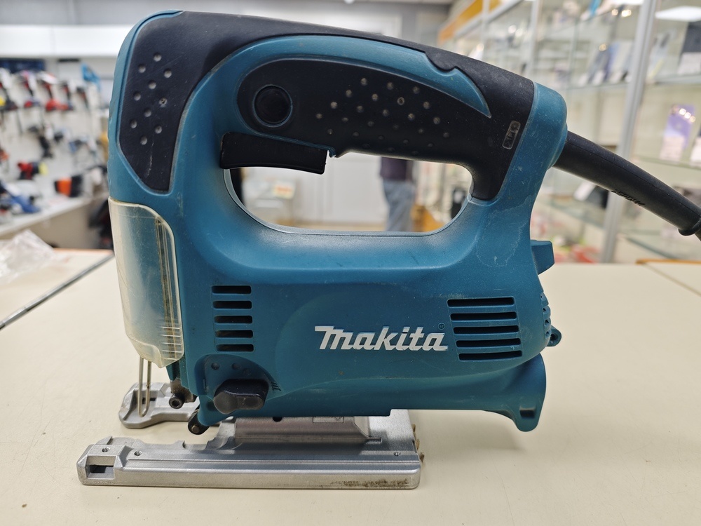 Лобзик Makita 4329