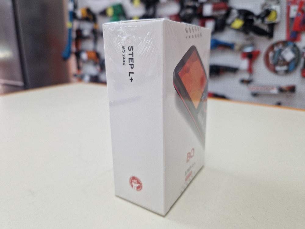 Мобильный телефон BQ 2440