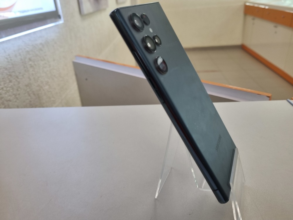 Смартфон Samsung Galaxy S22 Ultra 12/512