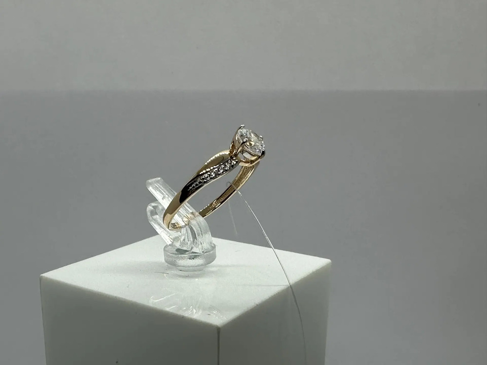 КОЛЬЦО С КАМНЯМИ (Au 585)