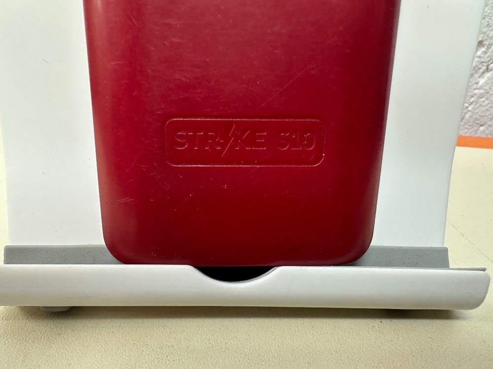 Мобильный телефон Strike S10