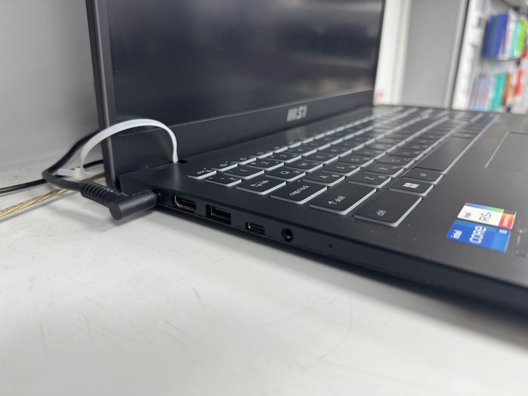 Ноутбук MSI Modern 15 B-12M; Core i3-1215U, Intel UHD Graphics, 8 Гб, 256 Гб, Нет