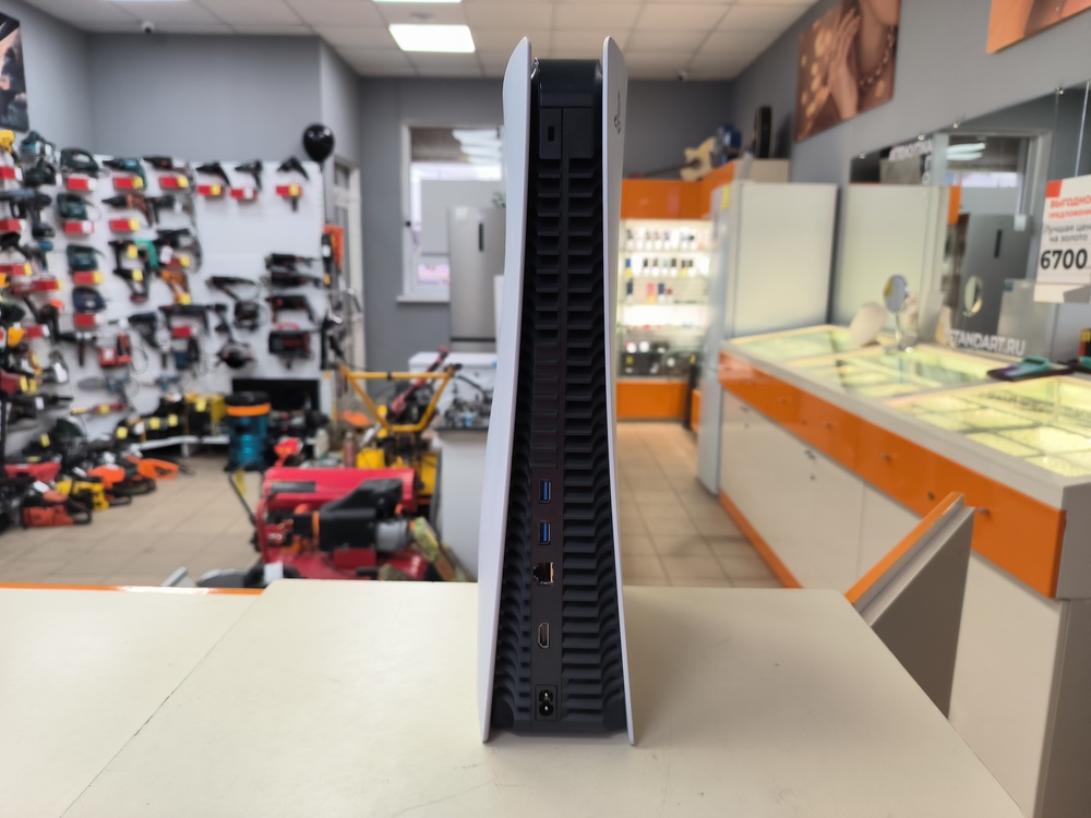 Игровая приставка PlayStation 5 825Gb (С дисководом)