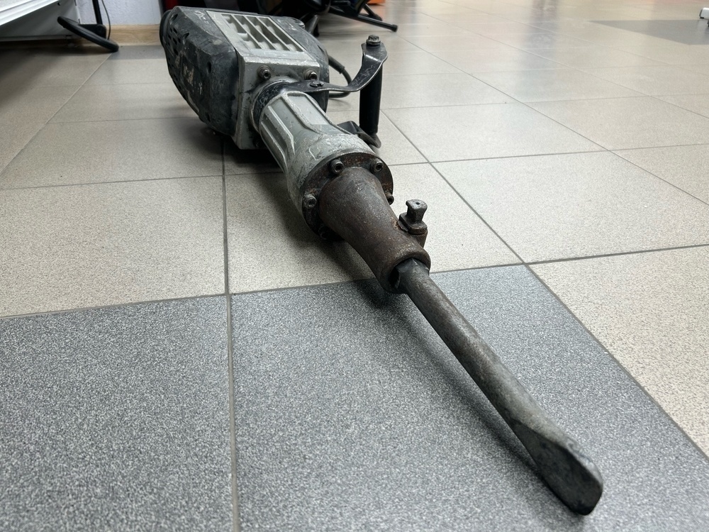 Отбойные молотоки Интерскол М-32/2000М;