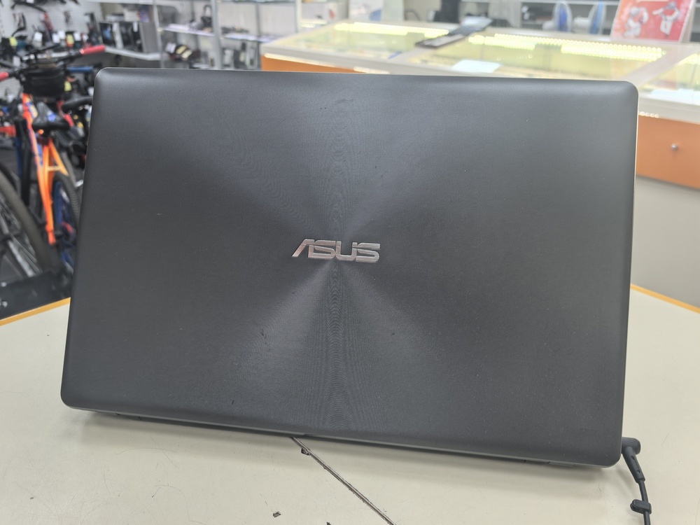 Ноутбук ASUS X550L; Core i5-4200U, GeForce GT 720M, 8 Гб, 120 Гб, 500 Гб
