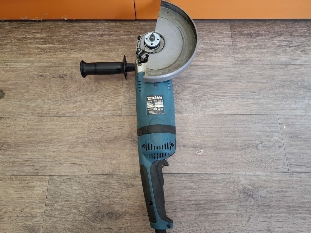 Угловая шлифмашина Makita GA9040S