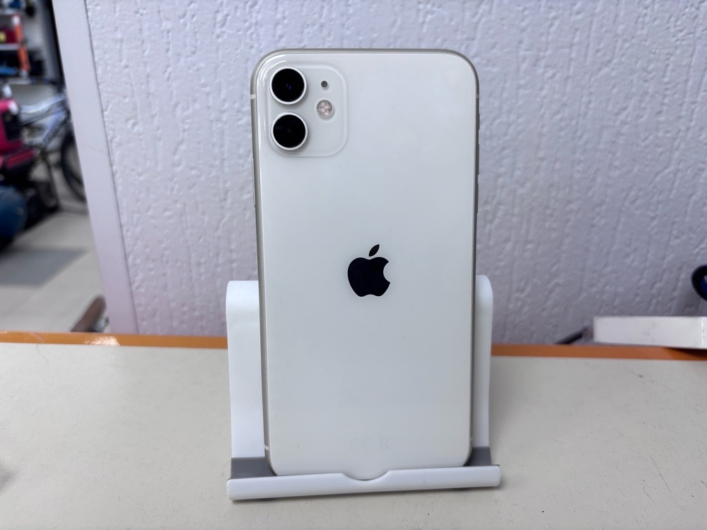 Смартфон Apple iPhone 11 64Gb