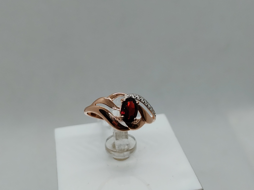 КОЛЬЦО С КАМНЯМИ (Au 585)