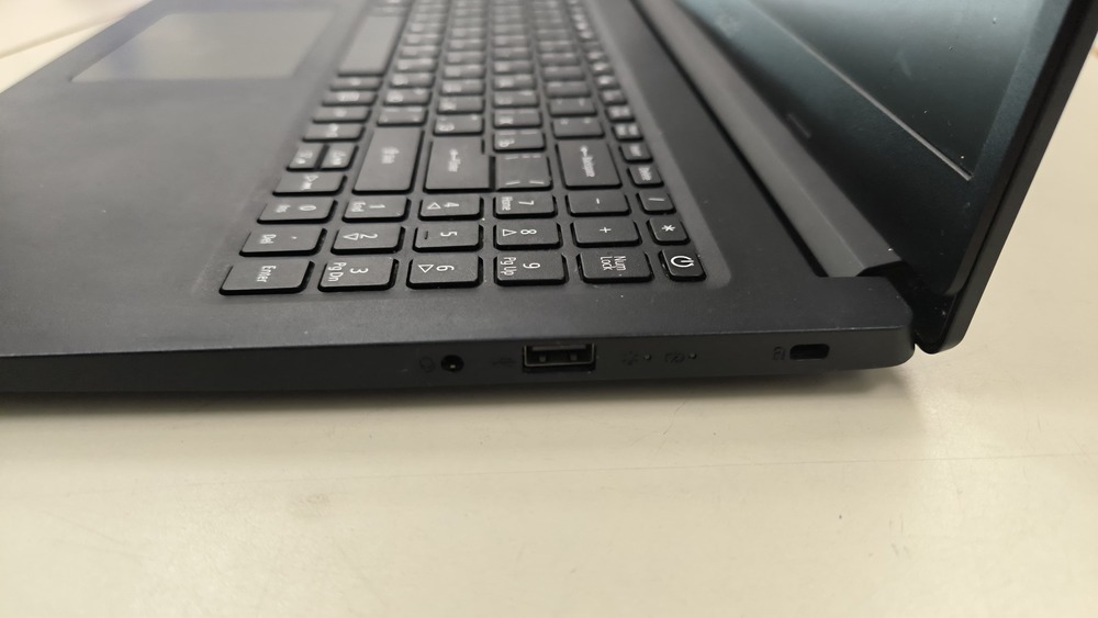 Ноутбук Acer Extensa 215-21; A9-9420e, AMD Radeon (TM) Graphics, 4 Гб, 120 Гб, Нет