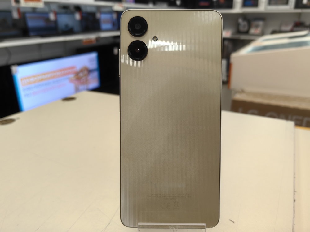 Смартфон Samsung Galaxy A06 6/128