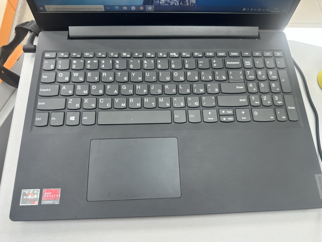 Ноутбук Lenovo; Ryzen 5 3500U, Radeon Vega 8, 6 Гб, 240 Гб, Нет