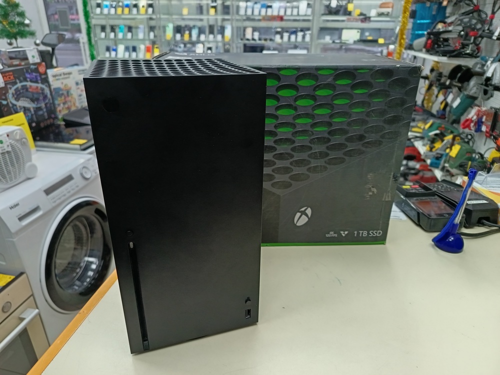 Игровая приставка Xbox Series X 1Tb
